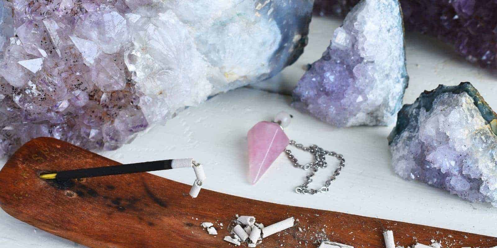 blog edelstenen en kristallen -kristallen, wierook en pendel