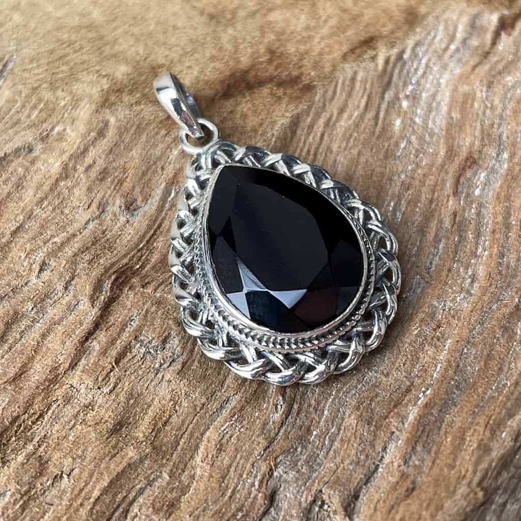 Aiysha - pendant with onyx-2