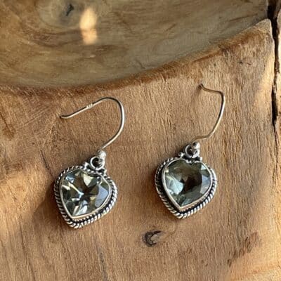 Heart-shaped green amethyst earrings-3