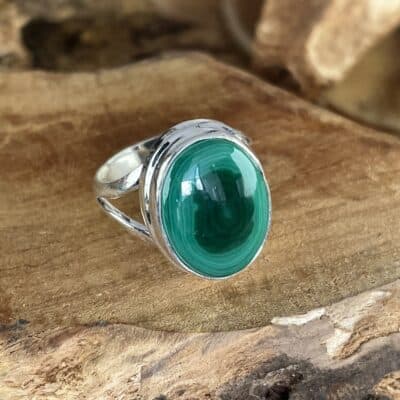 Ring solitaire with malachite-2
