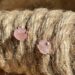 oorstekers met ruwe rozenkwarts-2