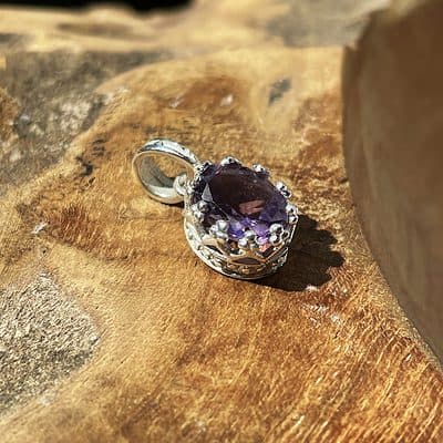 pendant with amethyst in crown-2