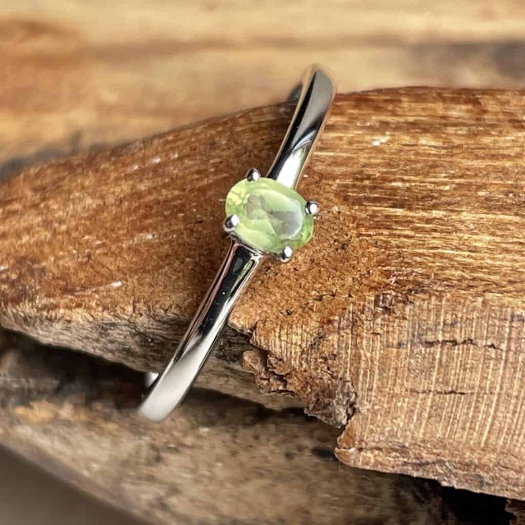 Birthstone ring august with peridote - silver