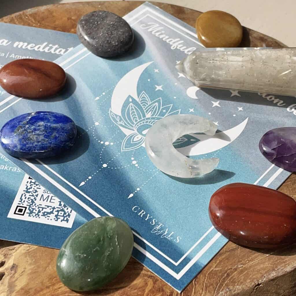 Mindfulness meditation box with chakra stones (7) - mindfulness meditations with chakra stones