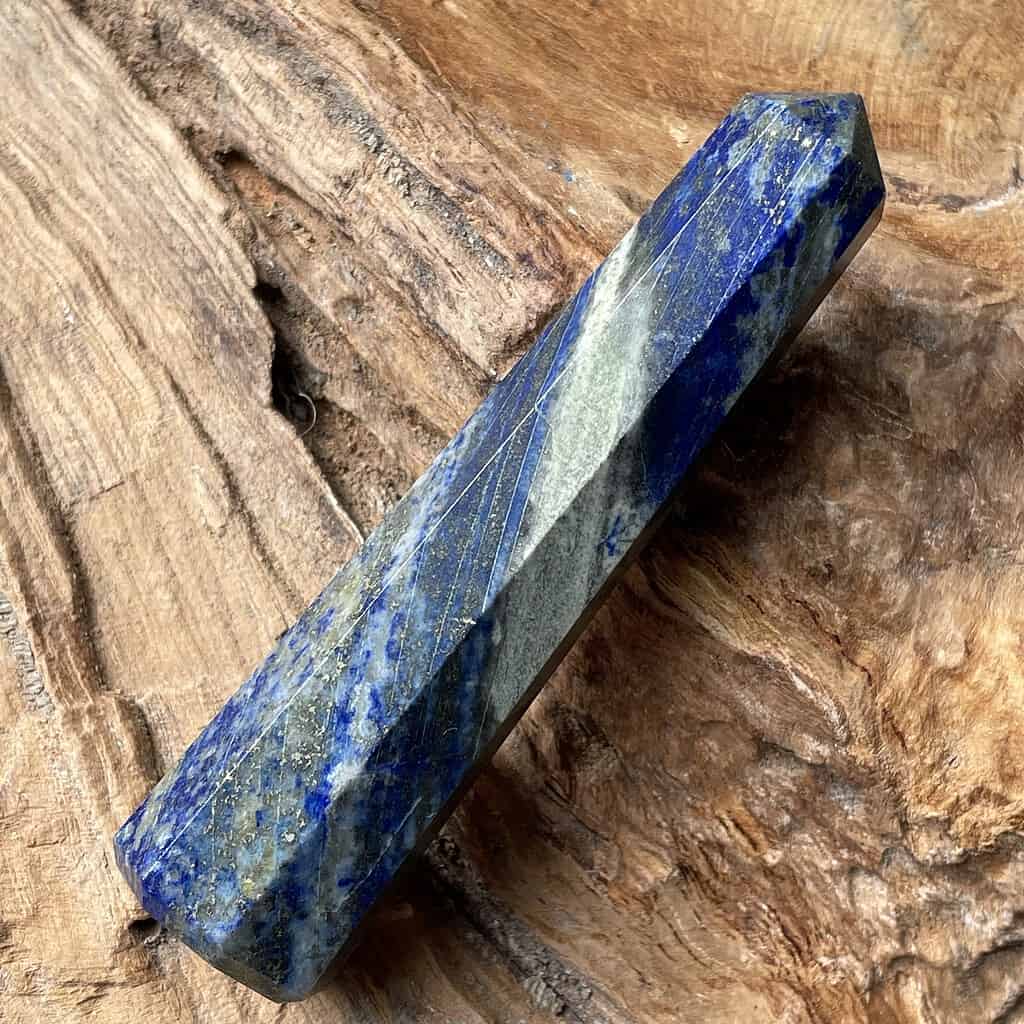 Gemstone lapis lazuli obelisk