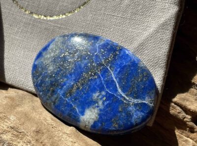 Lapis Lazuli: De Steen van de Waarheid en Intuïtie
