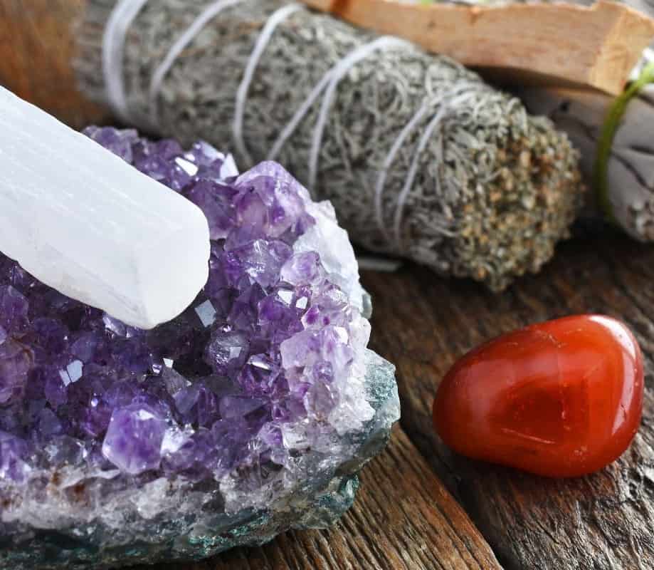 Gemstone charging with other gemstones such as amethyst, selenite and carnelean
