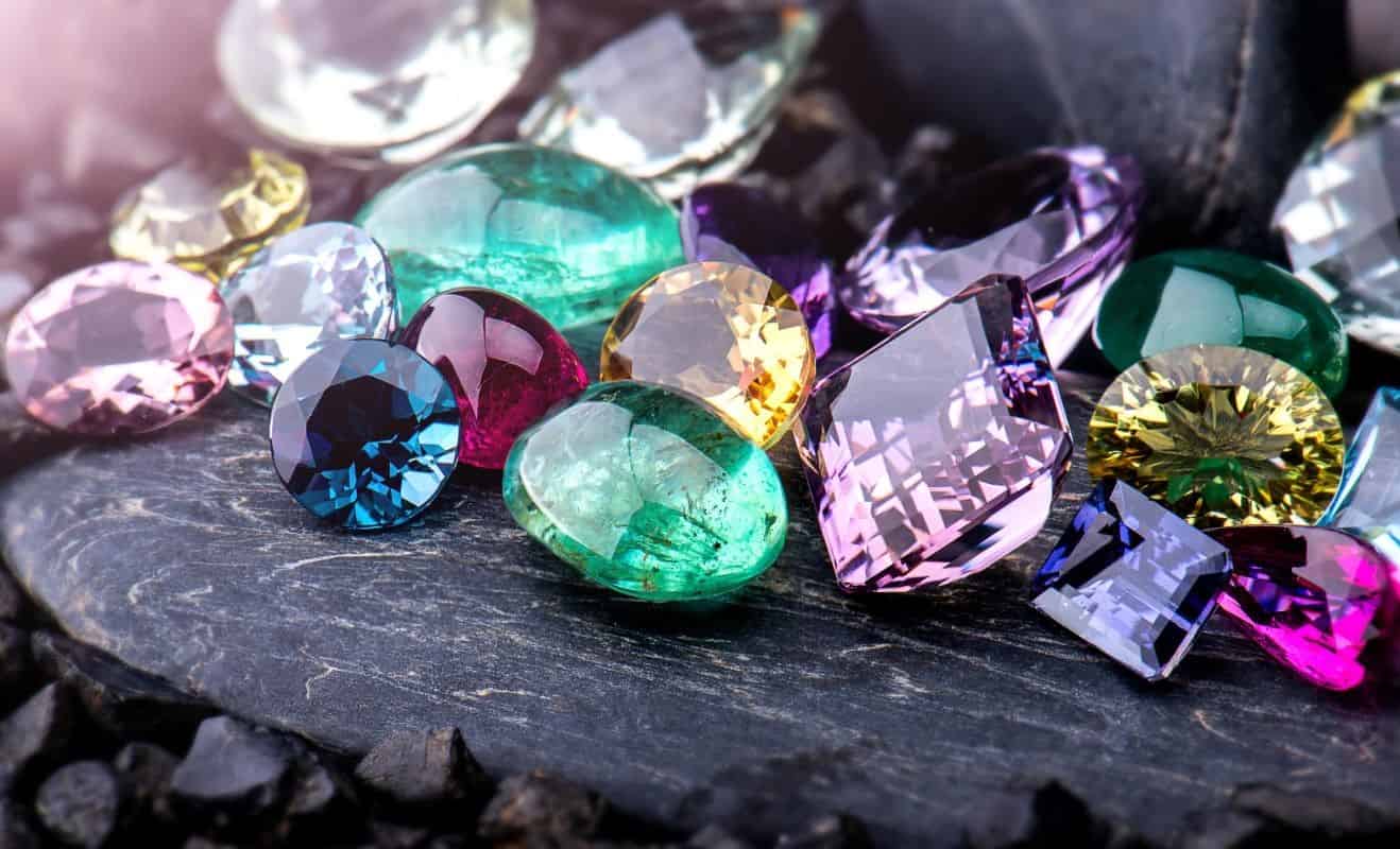 Hoe weet je of je kristallen of edelstenen echt zijn?